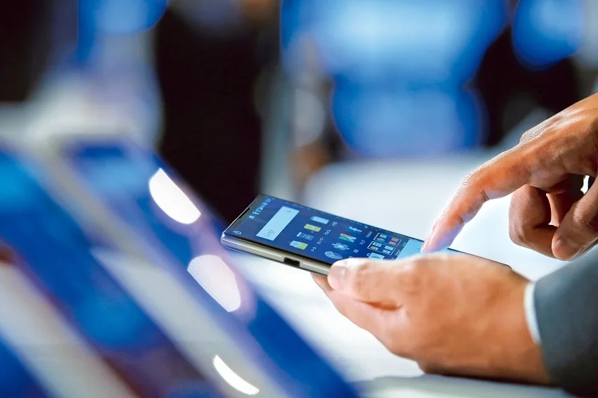 پاکستان میں موبائل فون صارفین کی تعداد 20 کروڑ سے تجاوز، مارکیٹ میں تیزی سے اضافہ